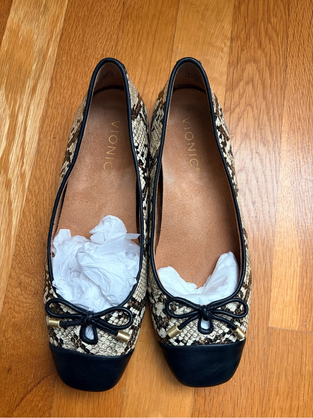 Vionic Kiara Snake-Print Cap Toe Ballet Flat in Black and Natural Size 6-6.5~